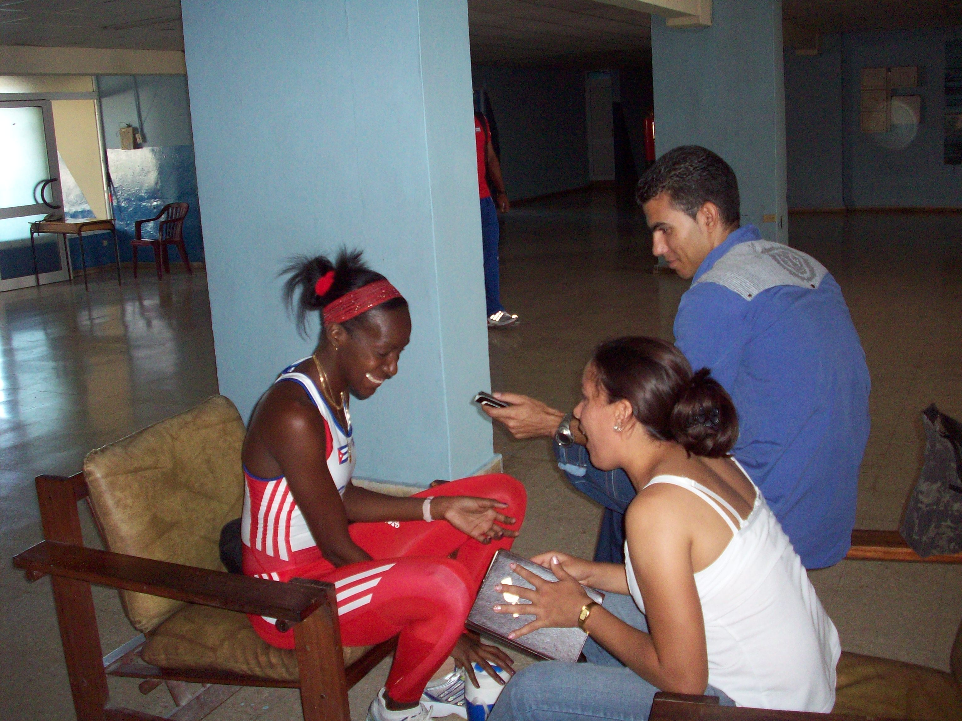 102_3261 En plena labor. Agradezco al colega Yendrie Barruel por la cobertura. Las Fotos fueron tomadas por Yarisley Silva.