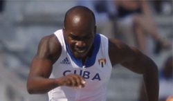 El atleta cubano: 400m con vallas