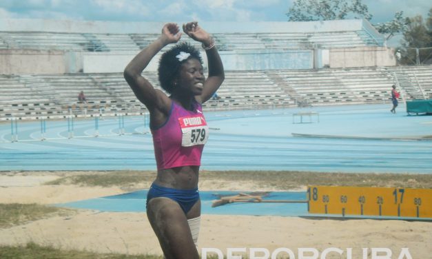 La atleta cubana: Salto triple