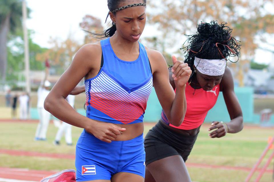 Atletismo cubano: Roxana y Zurian optimizan sus marcas personales de 400m