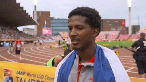 Maykel Vidal durante entrevista a los medios, luego de su plata