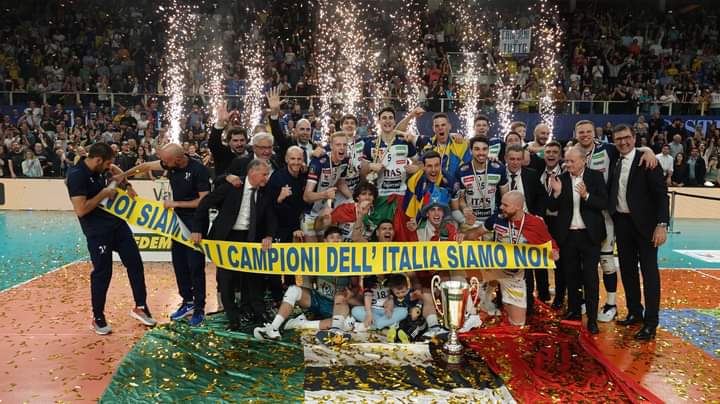 El Itas Trentino se adjudica el Escudetto en la Súper Lega Italiana de Voleibol.