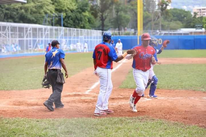 El aché de los bates cubanos coronó una jornada redonda en el beisbol centroamericano